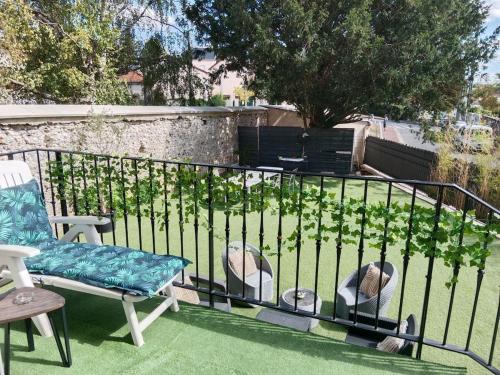 Grey Cosy House Maison Spacieuse avec Jardin