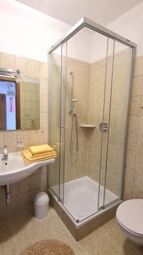 Un baño de Appartments Innerhofer