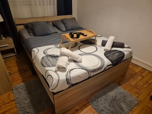 Photo de la galerie de l'établissement Maison de ville avec terrasse et TV dans les 4 chambres, à Brest