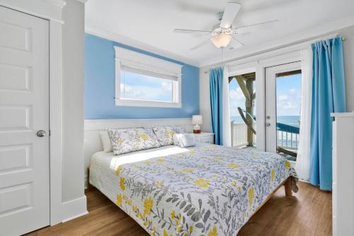 Postel nebo postele na pokoji v ubytování Admiral's Lodge