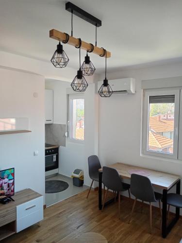 Una cocina o cocineta en Moj kutak Sokobanja