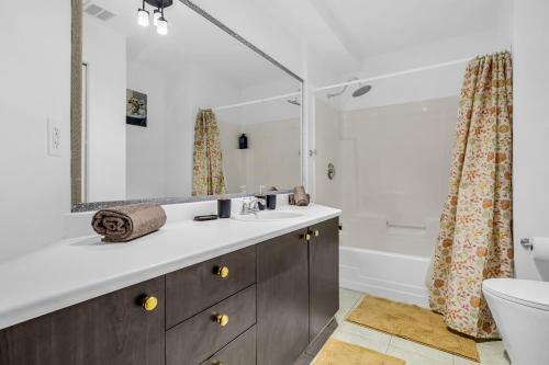 Ένα μπάνιο στο AMAZING 4-BDR in HOMA -EMPLACEMENT PARFAIT