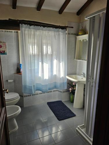 Koupelna v ubytování Casa di Campagna Il Granaio
