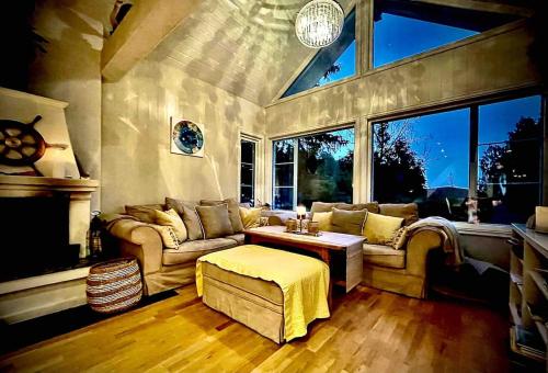 Χώρος καθιστικού στο RådyrTeigen in the Oslo fjord, Brønnøya