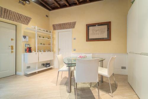 Secret Luxury Retreat in the Heart of the Ghetto by Houseeds