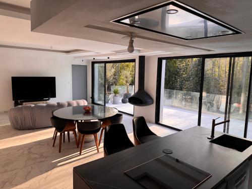 New Architect-Designed Villa