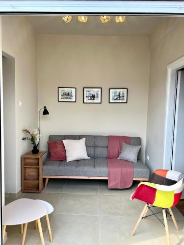 AK Athens Fine Stay - Penthouse with Big Terrace and View - 2 min from Metro