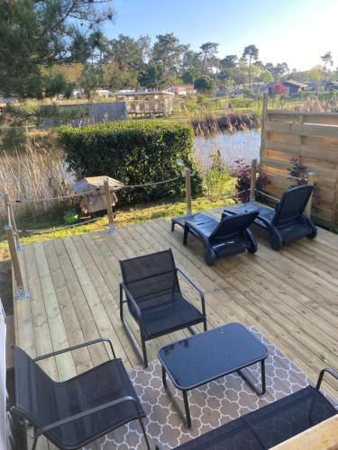 Chez Isabelle et François - Les pieds dans l'eau , le coeur en vacances