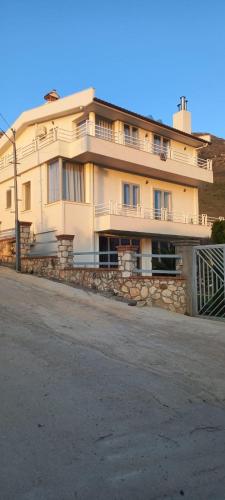 Gallery image of Vila Elida in Tragjas