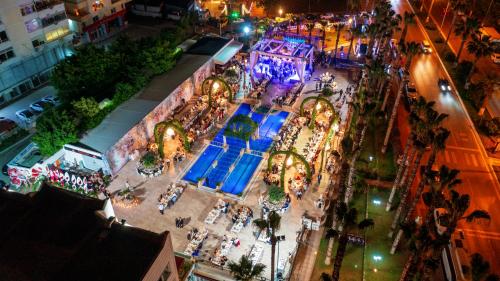 Bazén v ubytování Sultasa Hotel nebo v jeho okolí