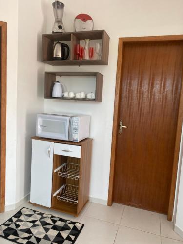 Dapur atau dapur kecil di Casa em Praia de Leste a 900 metros do mar