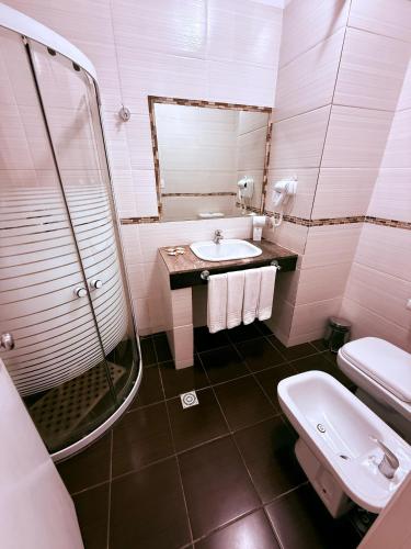 Un baño de Punta del Este Shelton Hotel
