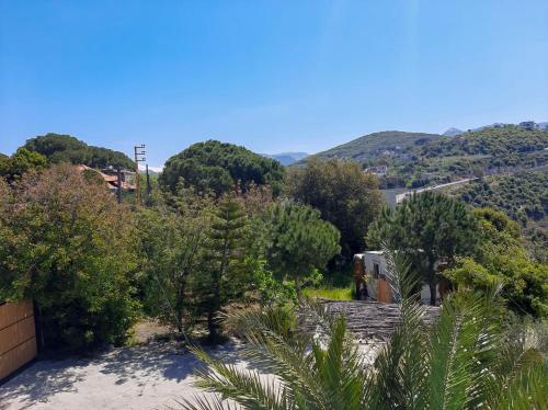 Three km Jouz River Mseilha Hiking, À La Belle Étoile