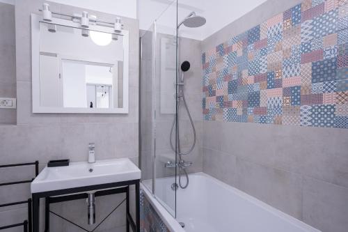 Koupelna v ubytování Yellow Apartment - Timisoara - Giroc - autorizat Ministerul Turismului