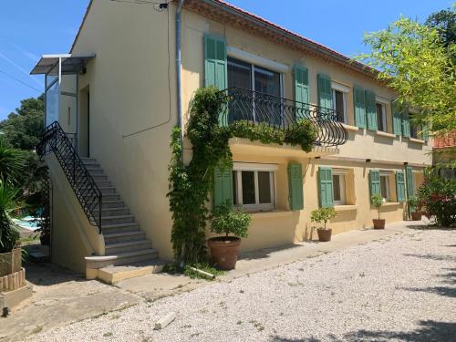 Villa Provence Azur - Grand appartement avec piscine proche Méditerranée