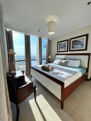 Click Stay - JLT - 2 Bedroom & Balcony Lakes view Entire Apartment -AZ