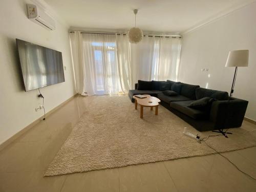 TV a/nebo společenská místnost v ubytování Beautiful Home with All you need