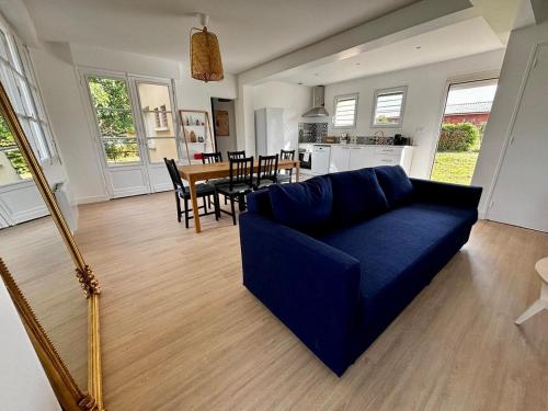 Maison 3 chambres rénovée avec jardin et grand parking