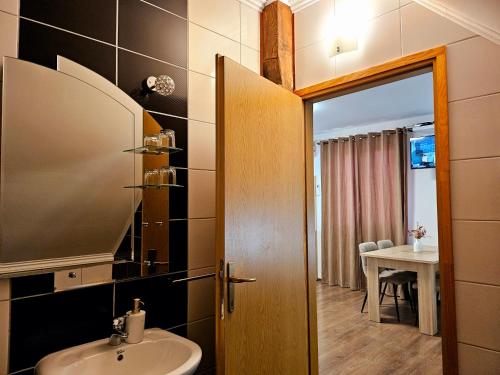 Ένα μπάνιο στο Guest House Lisina