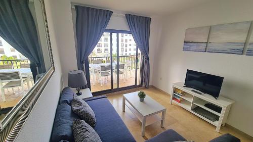 Lovely 2-Bed Apartment in Marina de la Duquesa