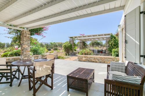 A summer house a few steps from the beach