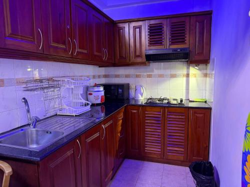 Η κουζίνα ή μικρή κουζίνα στο Vicrick Grand Residences