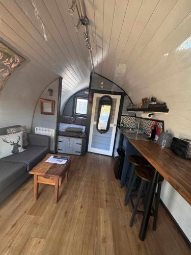 Etive Pod, West Highland Way Holidaysにあるキッチンまたは簡易キッチン