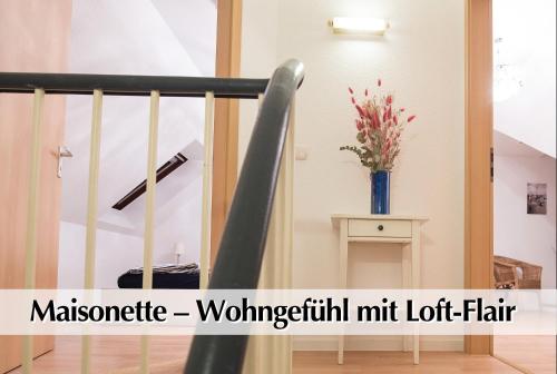 Fotografie z fotogalerie ubytování Helles 80m2 Maisonette-Loft mit Balkon, Kingsize Bett, Smart-TV, etc v destinaci Erfurt