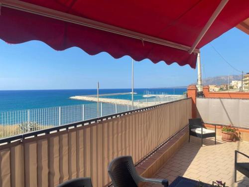 a balcony with a view of the ocean at Casa Vacanze Fabrizio in Balestrate