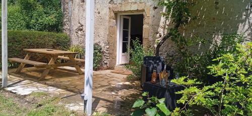 Κήπος έξω από το Bienvenue Chez Lola