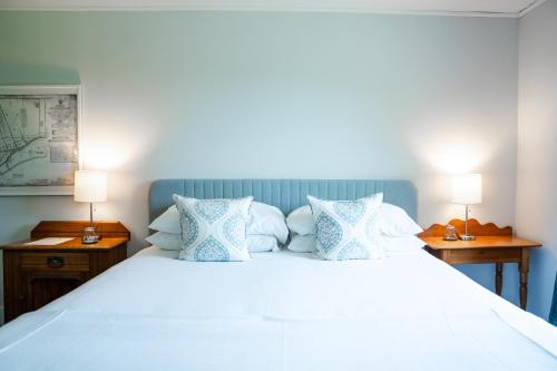 Katil atau katil-katil dalam bilik di South Landing Inn