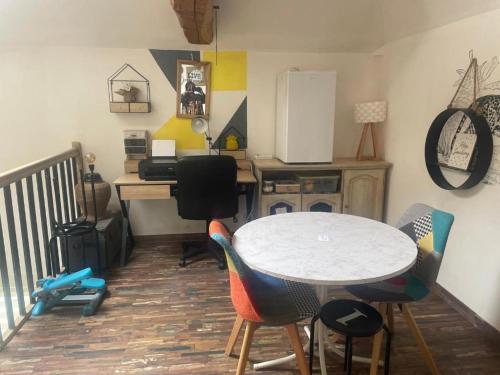 Η κουζίνα ή μικρή κουζίνα στο Chekina room