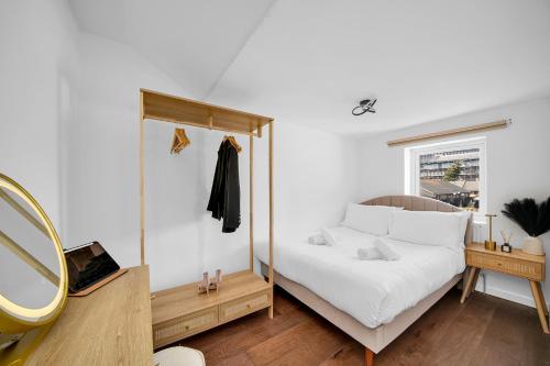 En eller flere senge i et værelse på Skyline Studios Stratford London