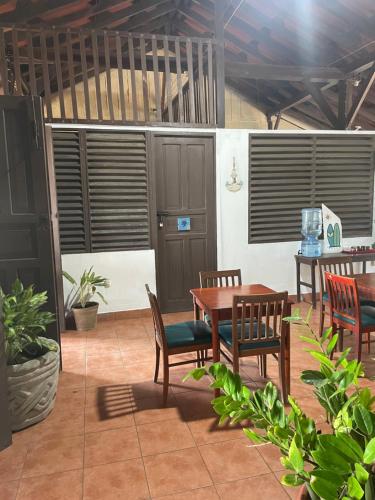 Un patio o zona al aire libre en OeNic! Hostal