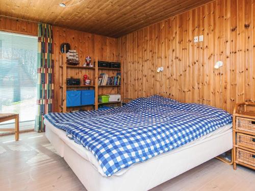 Postel nebo postele na pokoji v ubytování Panoramic Fjord Retreat with Spa Bath