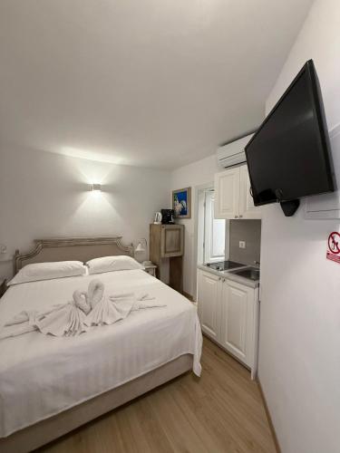 Dubrovnik Throne Suite I
