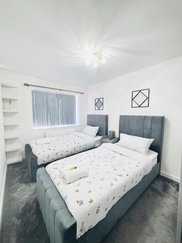 Luxury 5BR Stay With City Access photo 67