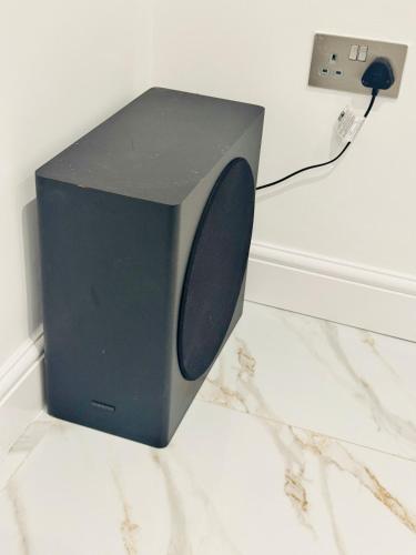 Luxury 5BR Stay With City Access photo 85