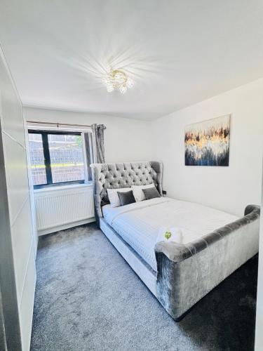 Luxury 5BR Stay With City Access photo 94