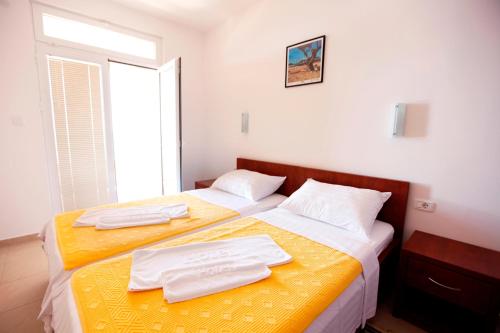 Фотография из галереи Apartments Baron в Свети-Стефане