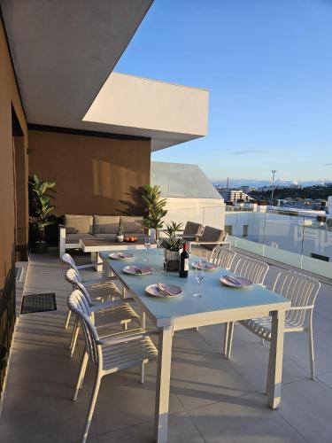 J&J Luxury Apartments