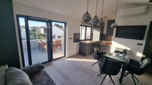 Salt and Sun Apartment