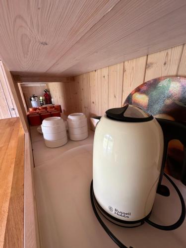 Posezení v ubytování Glamping - stylová maringotka v srdci Ladova kraje, poblíž hlavního města Prahy