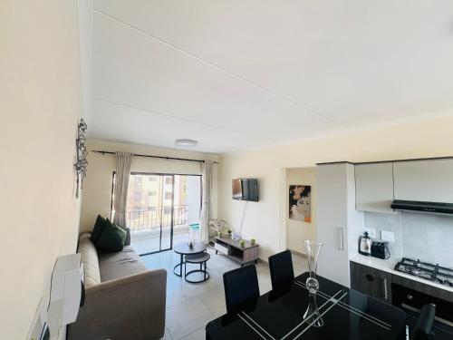 Η κουζίνα ή μικρή κουζίνα στο Refined Cozy Retreat