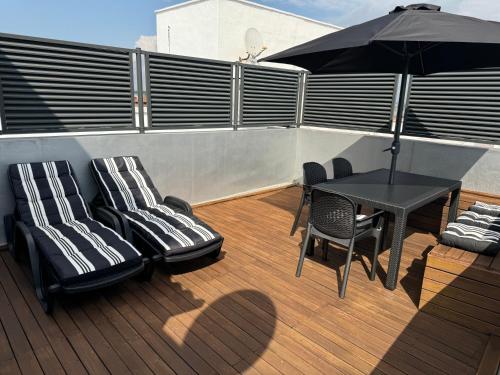 En balkon eller terrasse på Atico Centro Sol y Vistas