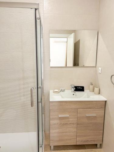 Bright & Modern Family apartment Carihuela