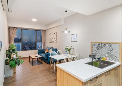 Η κουζίνα ή μικρή κουζίνα στο SaiGon Apartment Central Ben Thanh Market