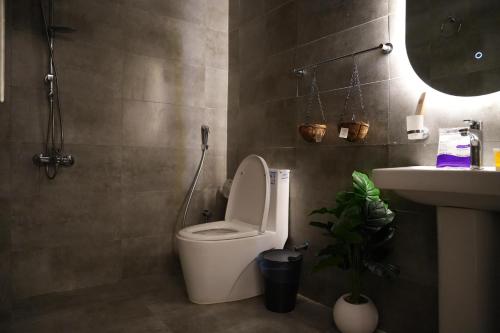 Koupelna v ubytování استديو مدخل ذاتي مع بلكونه