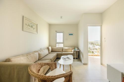Gallery image of Skyline 1BR Apartment with City and Sea View by Sea N' Rent in Herzliyya B