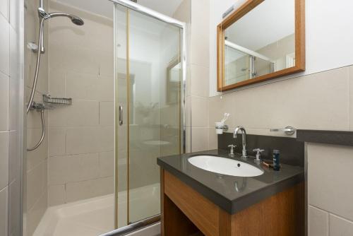 Bilik mandi di Hustyn Lodges